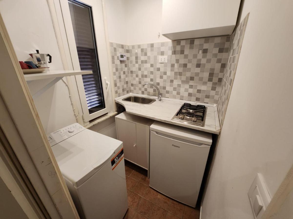 Monolocale Suite Con Terrazzino โรม ภายนอก รูปภาพ