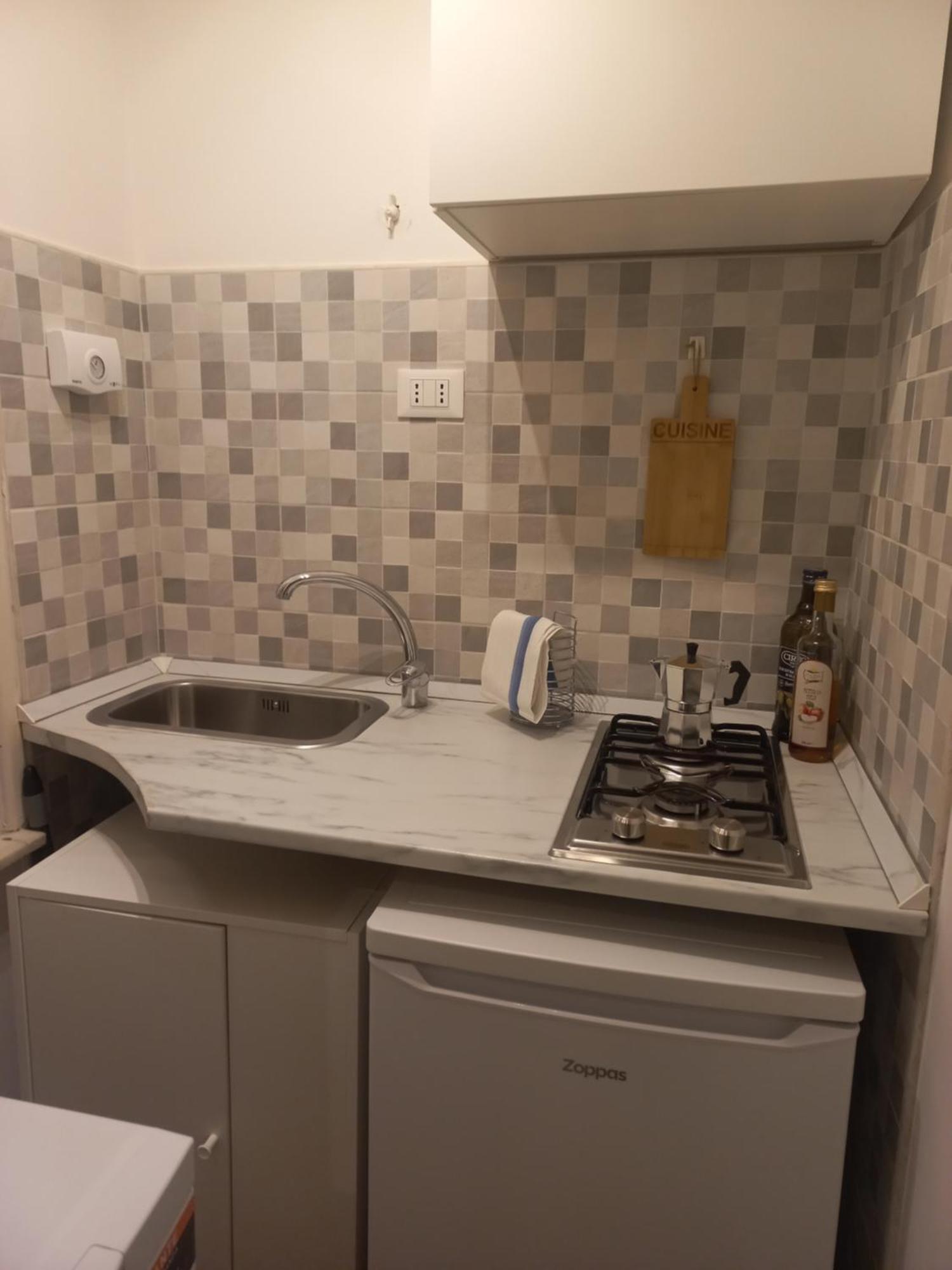 Monolocale Suite Con Terrazzino โรม ภายนอก รูปภาพ
